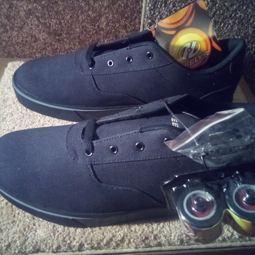 Men's skate shoes